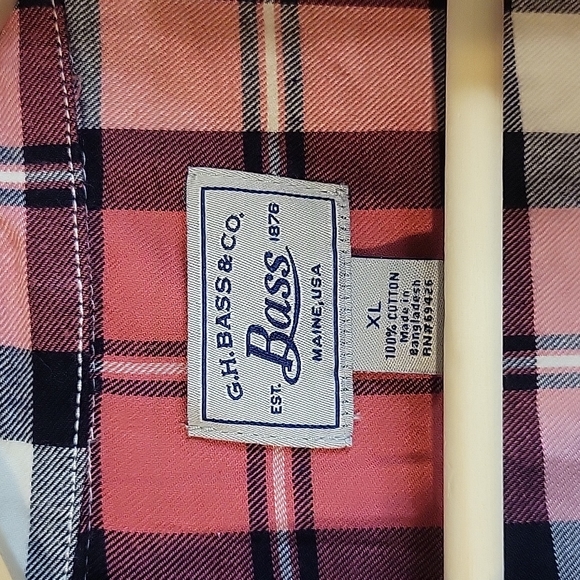 G.H. Bass and Co. Womens Button-down Size XL. - Picture 3 of 6